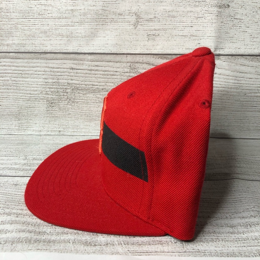 Black Scale hat - Picture 4 of 5